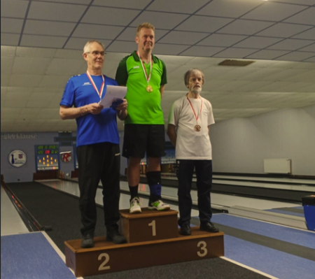 Gerhard Hochbaum Platz 3 (re), J.Knell (1.), J.Fleischer (2)